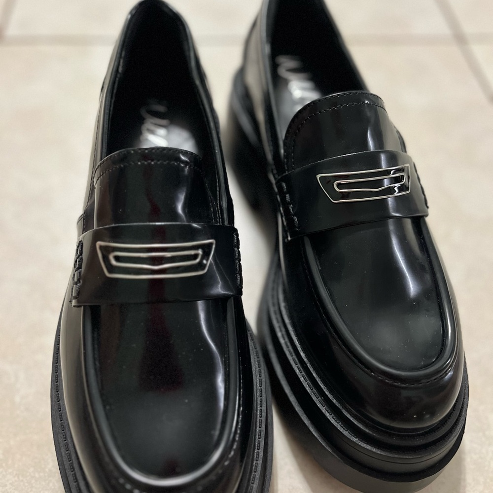 Wild Pair Women’s 9-9.5 Nelley Faux Leather Slip-On Loafers
